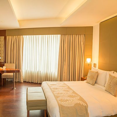 Stylish Bedroom Set – Bedsheet, Pillows & Curtains